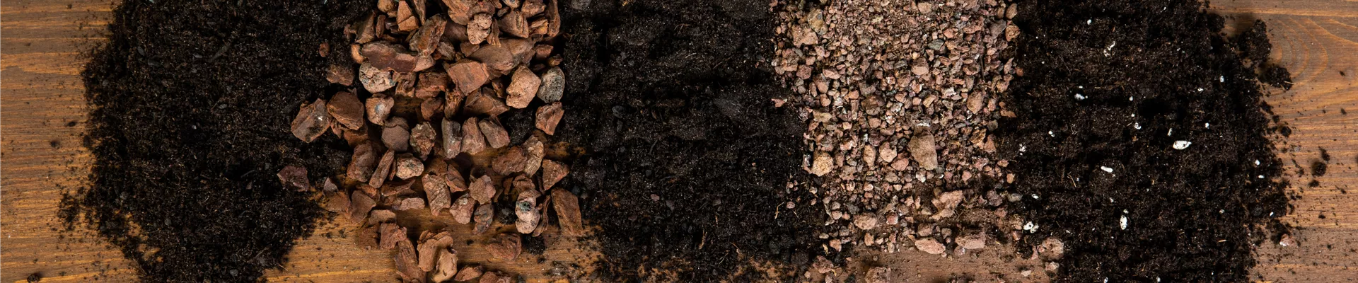 Verschiedene Sorten von Erde Verschiedene Sorten von Erde